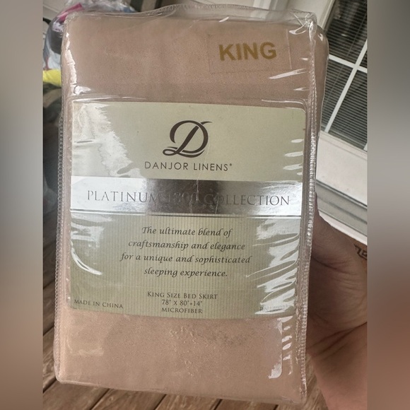 Danjor Linens Platinum Collection Bed Skirt - Picture 1 of 4